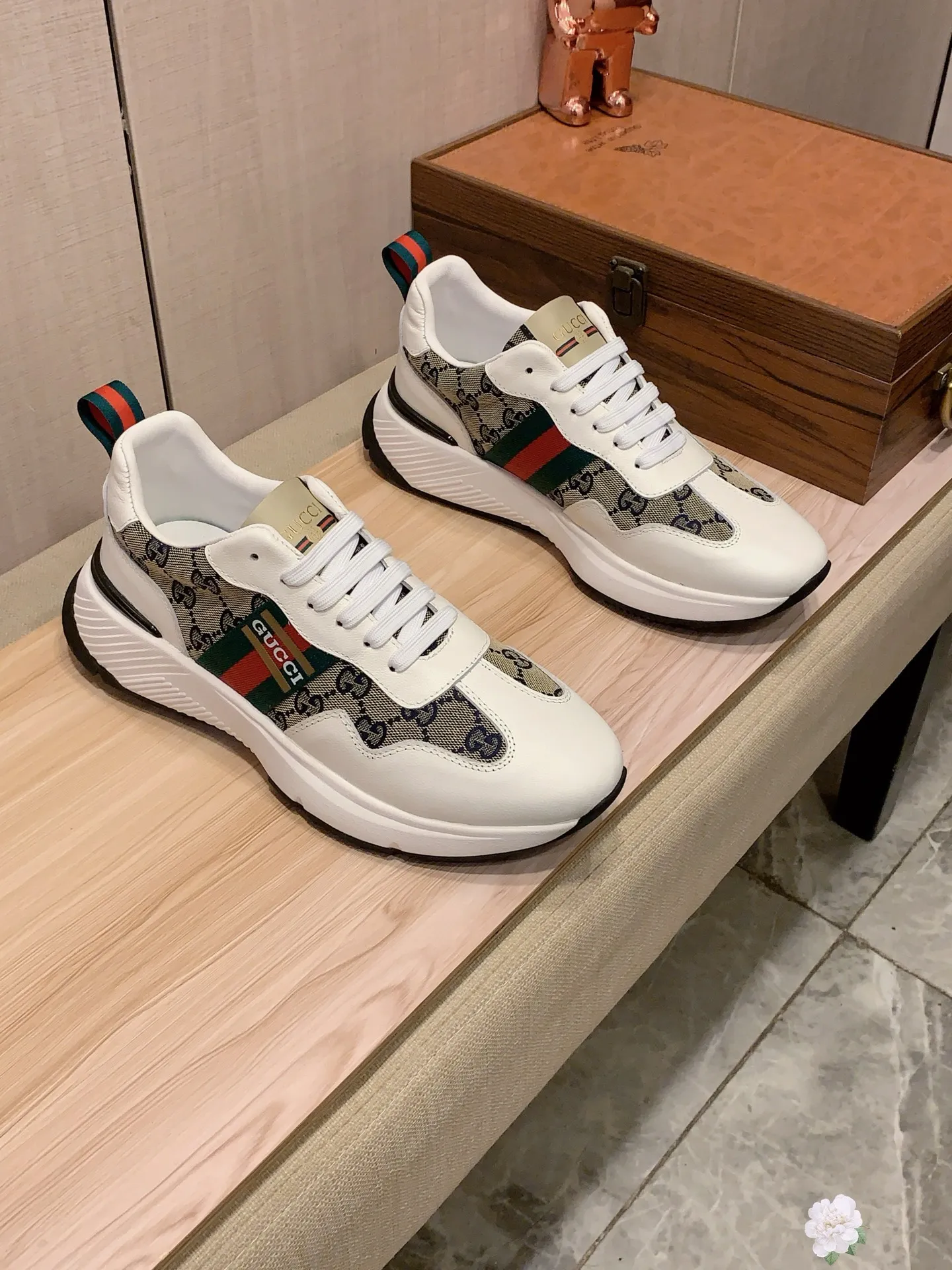 Men's men's shoes💰460💰💰🎩🎩[Lightning][Lightning] "Gucci*" The latest • popular casual shoes, top brand [seduce] luxury ~ purchasing agency, top ~ quality. [Strong] The upper is made of imported breathable cowhide with woven material ➕ breathable sheepskin feet (•) and fine workmanship. The original stylish and stylish soft rubber wear-resistant and non-slip outsole is light and comfortable on the feet. The real thing looks better when photographed. 010: Size: 38-44, 4️⃣ colors selected